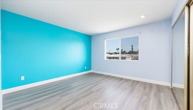 Building Photo - 400 N Acacia Ave