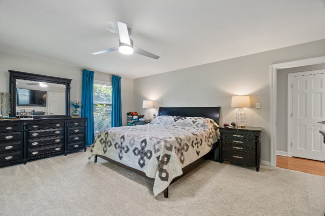 Building Photo - 4241 Rivercliff Crescent W