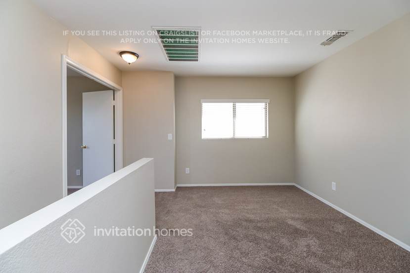 Building Photo - 2066 E Spruce Dr