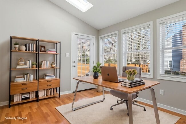 Building Photo - LOVELY 4 BEDROOM HOME IN MONACAN HILLS