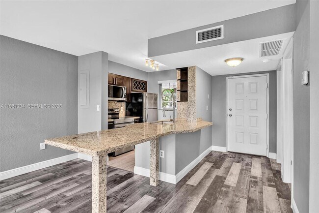 Building Photo - 2871 N Oakland Forest Dr