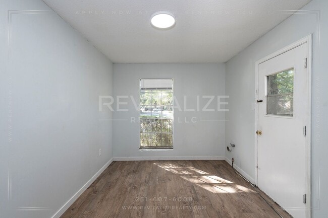 Building Photo - HALF-DEPOSIT SPECIAL! Updated 4 Bed 2 Bath Brick Home in West Mobile