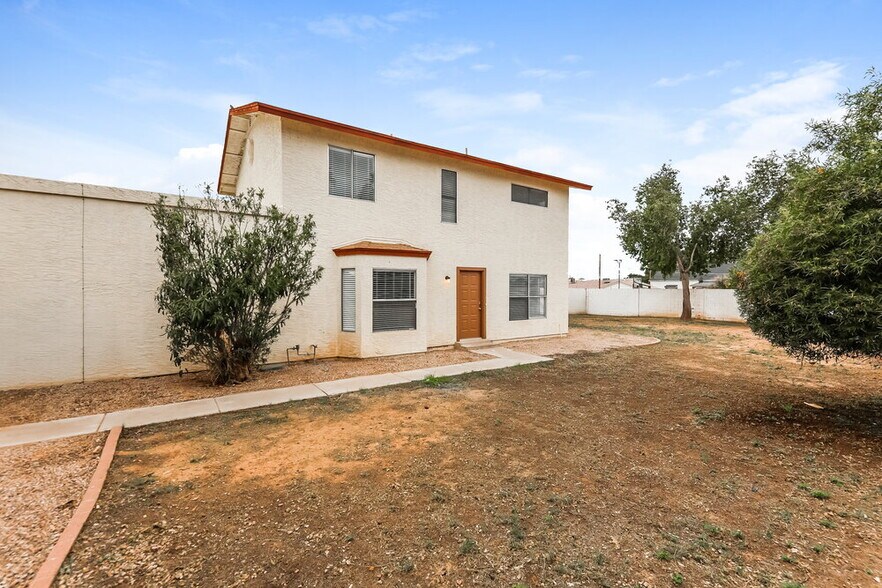 Building Photo - 532 N Nassau