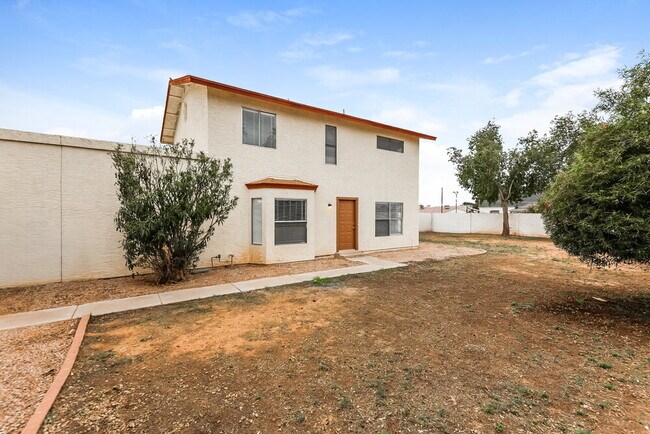 Building Photo - 532 N Nassau