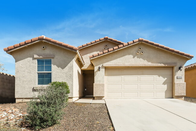 Building Photo - 38059 N Carolina Ave