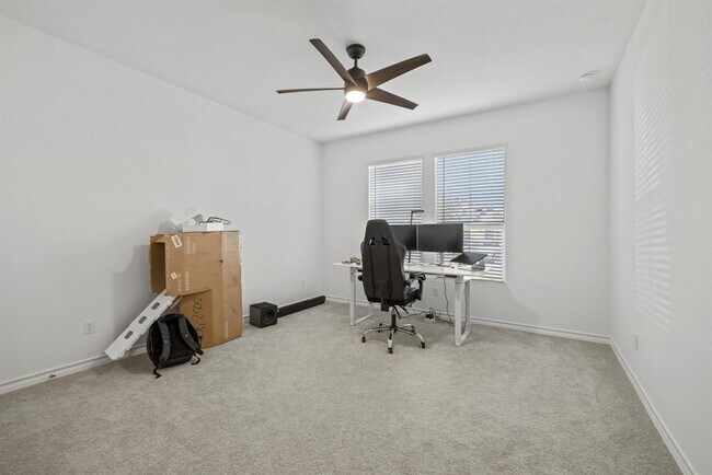 Building Photo - 1648 Tinnen House St