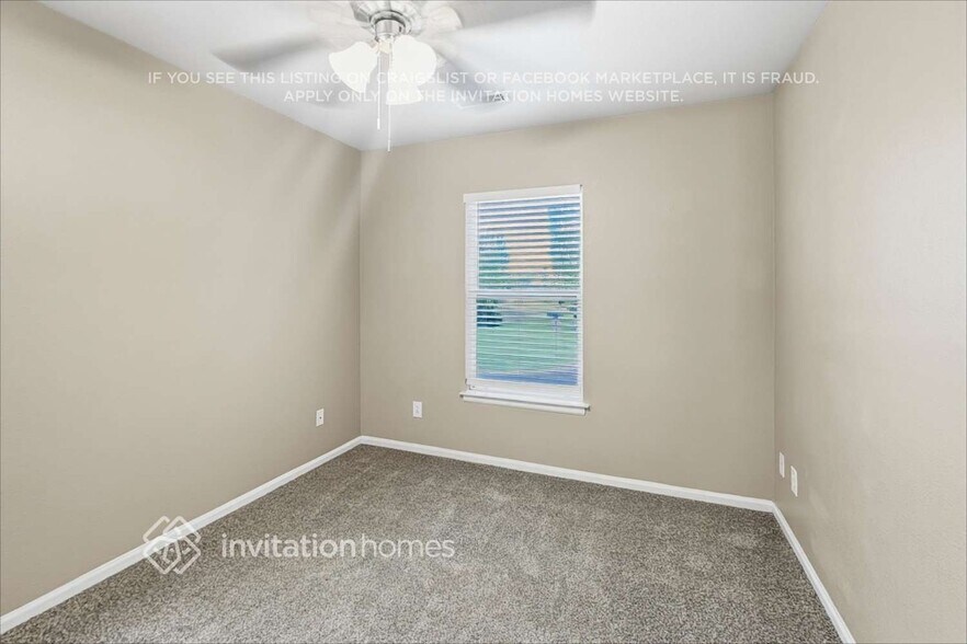 Building Photo - 838 Willow Dr