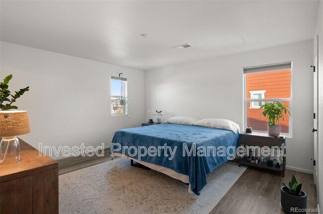 Building Photo - 3061 Low Meadow Blvd