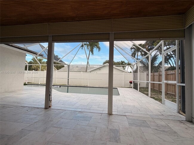 Building Photo - 1462 SW 25th Ave