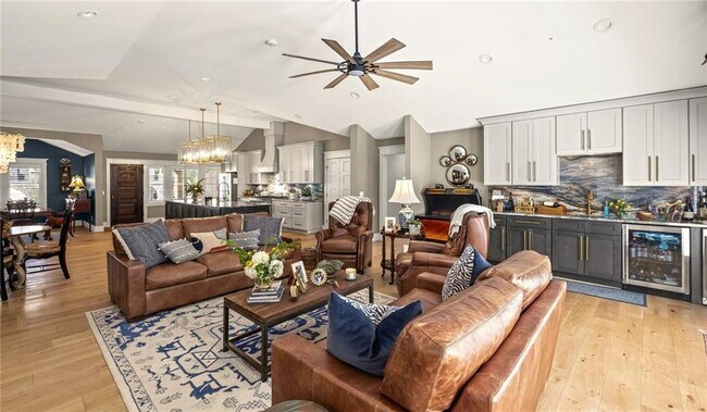 Building Photo - 8175 Main St