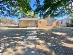 Building Photo - NOW PRE-LEASING FOR JULY: 4 bed 2 bath 2car garage in Tech Terrace