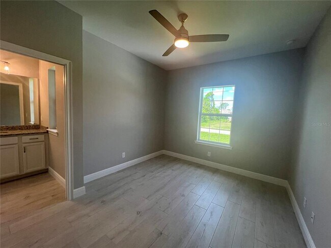 Building Photo - 133 Thelma Dr