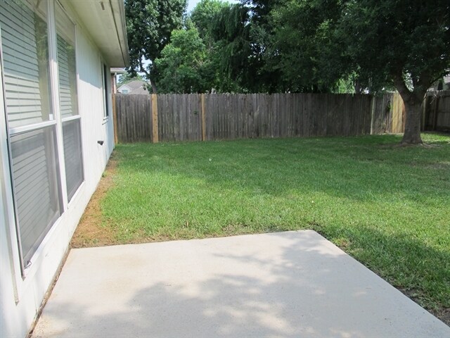 Building Photo - 20830 Auguswood Ln