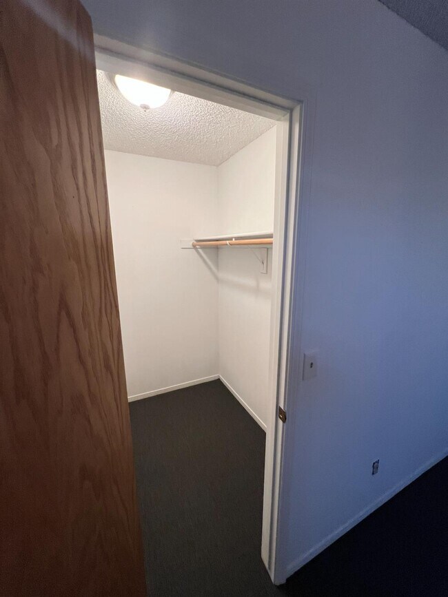 Building Photo - 17495 Melba Dr E