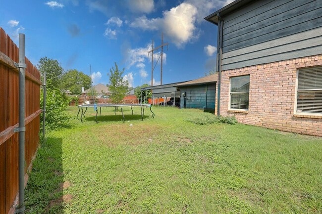 Building Photo - 815 Valleycreek Rd