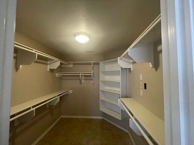 Building Photo - Waterfront Living in Corpus Christi – 3 Bed, 2 Bath Home with Boat Lifts & Scenic Views