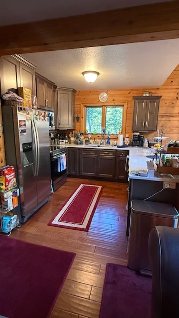 Building Photo - Charming Tahoe Donner Log Cabin with Hot Tub