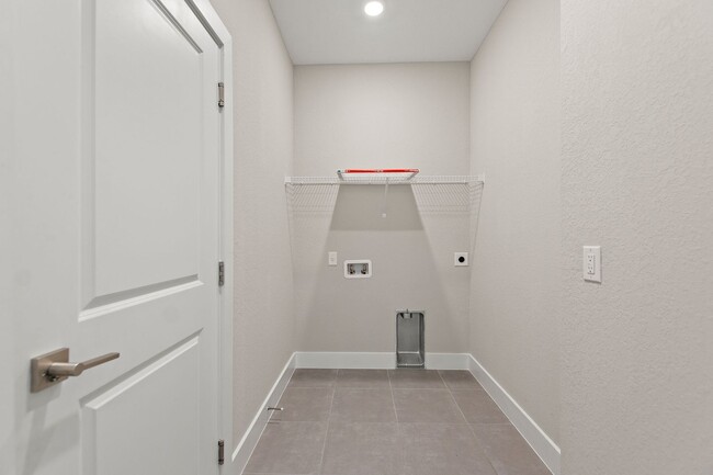 Building Photo - 361 Begonia Ct