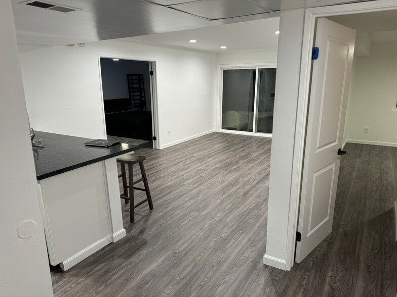 Entrance view - 2700 Cahuenga Blvd E