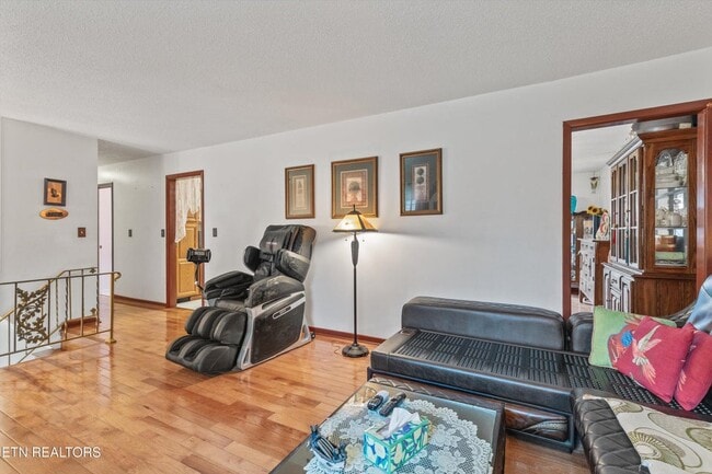 Building Photo - 1301 Chert Pit Rd