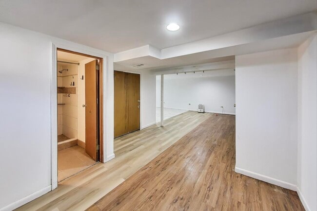 Building Photo - 135 E 55th St