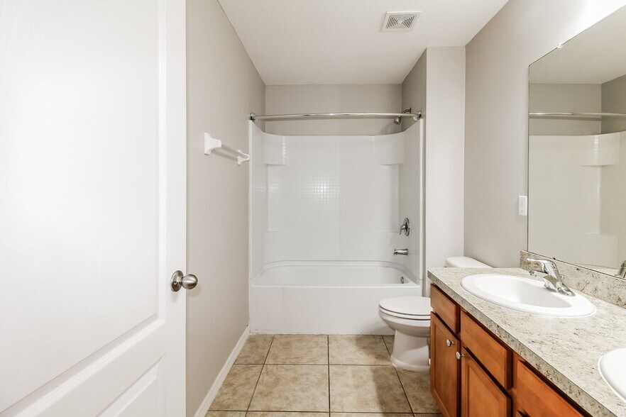 Building Photo - 14471 Finsbury Dr