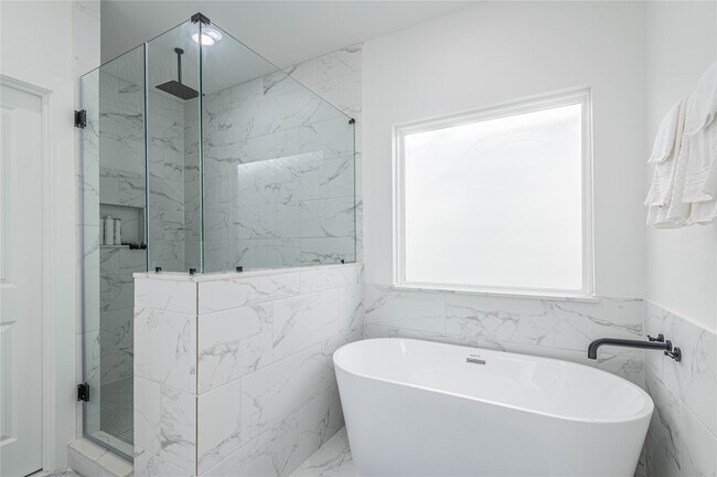 Building Photo - 3507 Ennis St