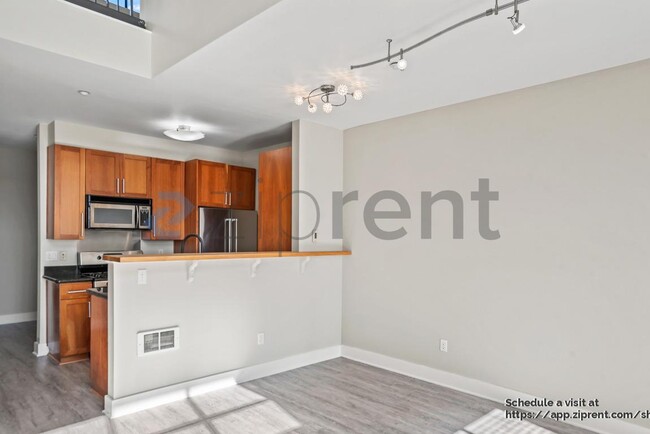 Building Photo - 4811 Telegraph Ave