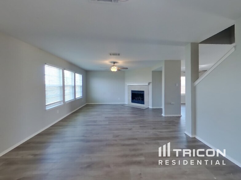 Building Photo - 206 Cornell Dr