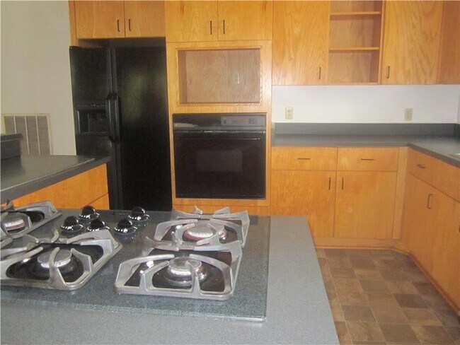 Building Photo - 1112 Dean Forest Rd