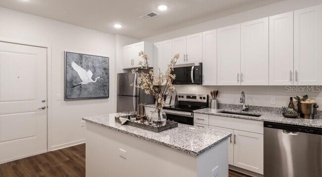 Building Photo - 18772 Grand Live Oak Blvd