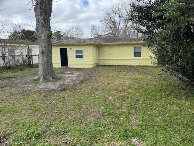 Building Photo - 1015 Roosevelt