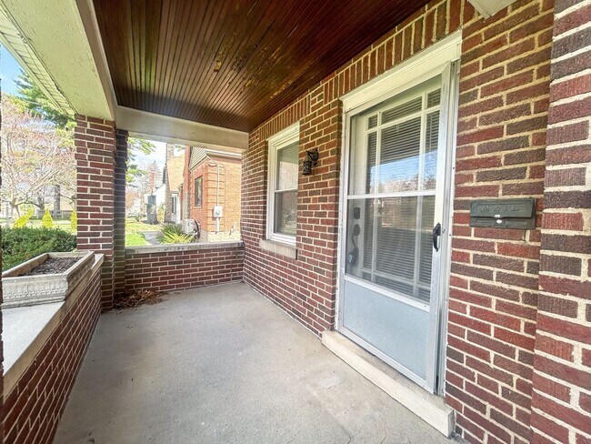 Building Photo - 6338 Hamilton Ave