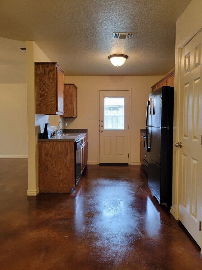 Building Photo - 207 Coby Dr