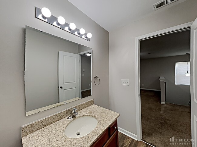 Building Photo - 5633 Idlewild Rd N