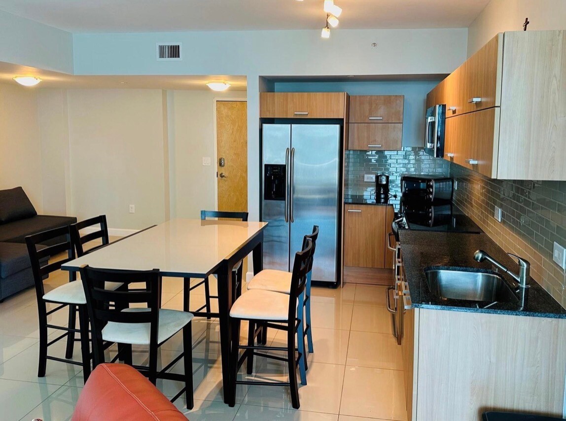 Building Photo - 350 S Miami Ave