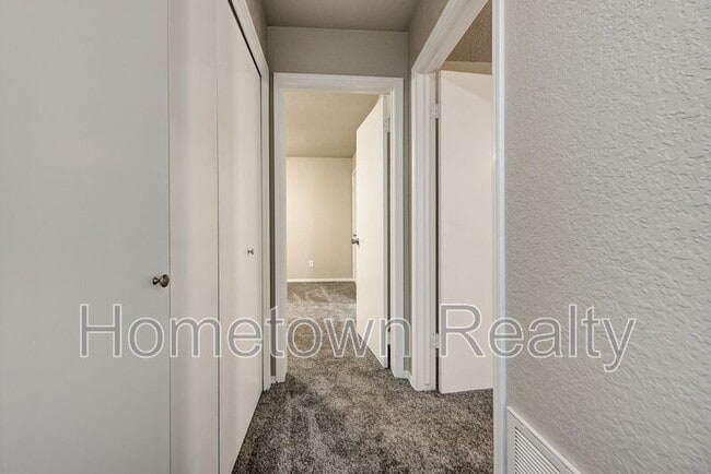 Building Photo - 6460 W Hefner Rd