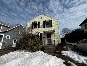 Building Photo - Charming Single Family Home for Rent - Excellent Grove City Location!