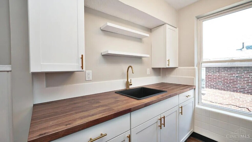 Building Photo - 2992 W McMicken Ave