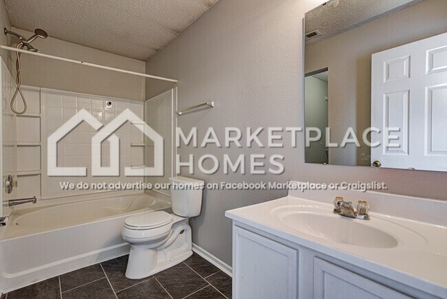 Building Photo - 2108 Bridlewood Dr