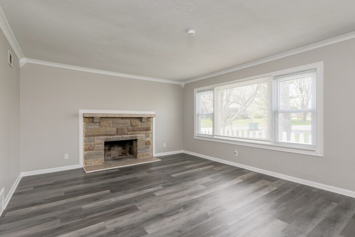 Building Photo - 1176 Highview Dr
