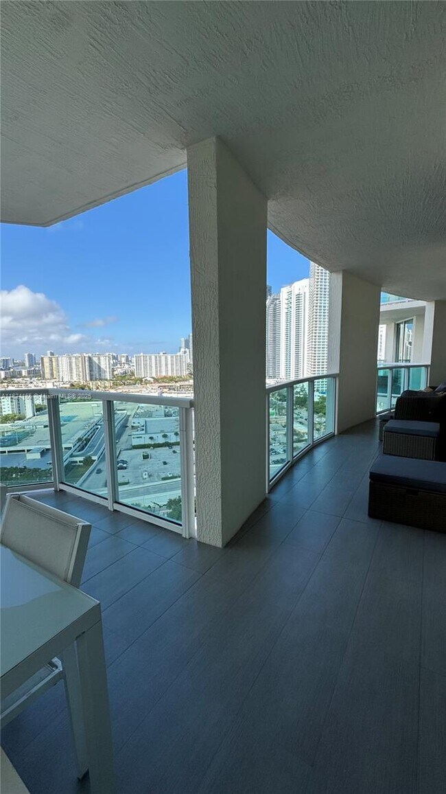 Building Photo - 150 Sunny Isles Blvd
