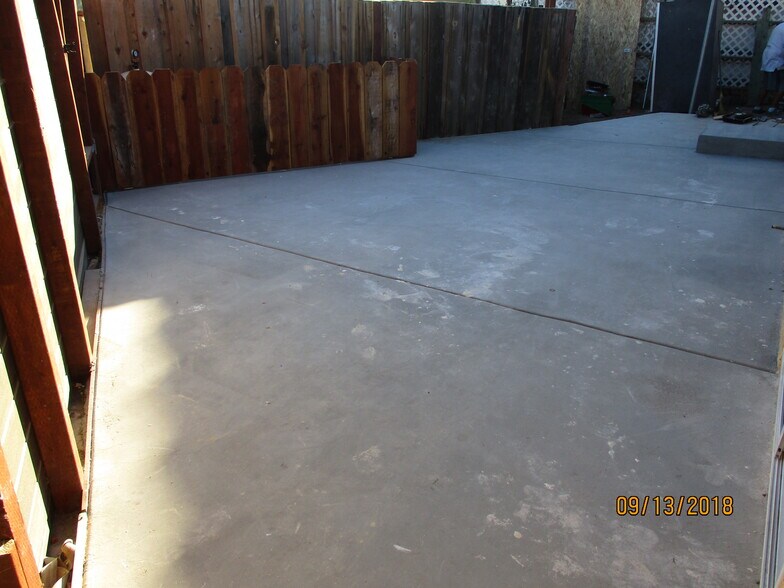 Building Photo - 5553 Dorothy Dr