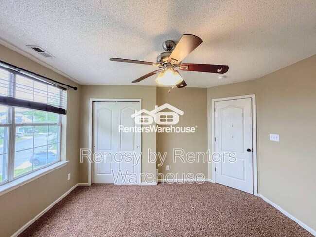 Building Photo - 601 Whisper Walk