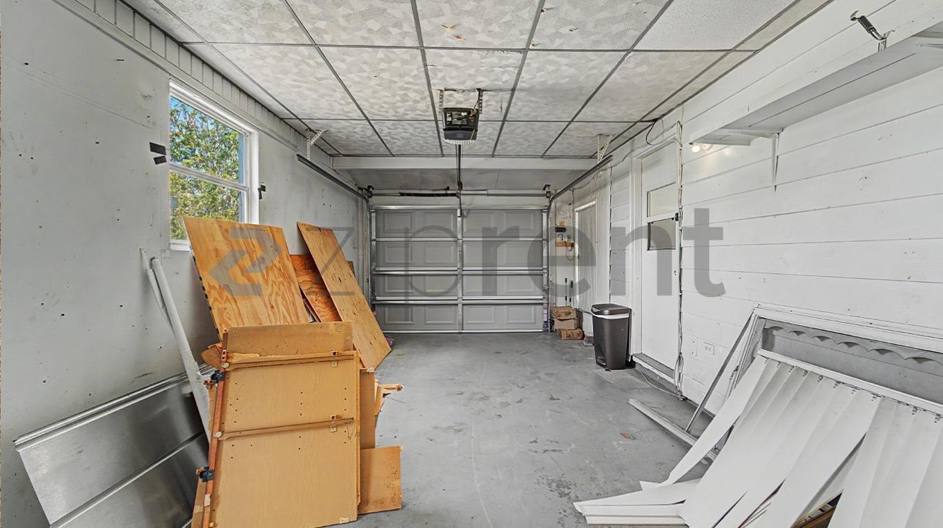 Building Photo - Unit