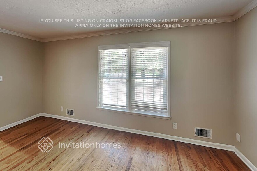 Building Photo - 110 Woodsong Dr