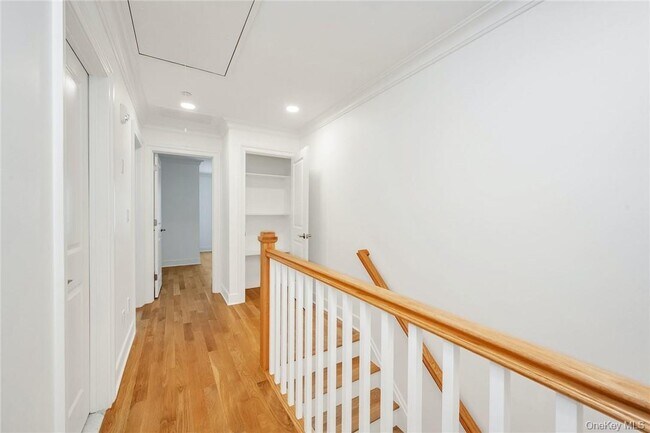 Building Photo - 233 Lincoln Ave