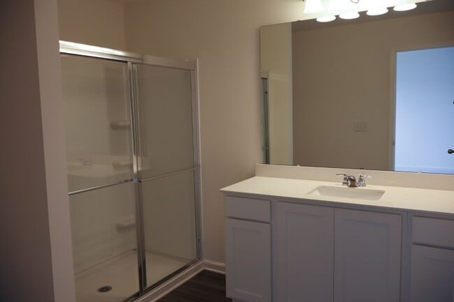 Building Photo - 3413 Baybrooke Dr