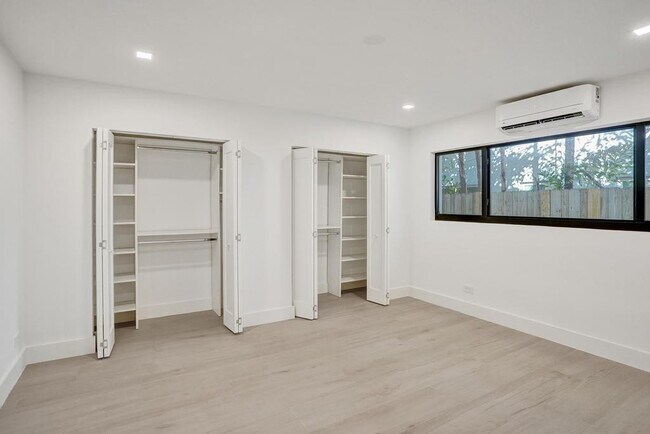 Building Photo - 840 SE 22nd Ave