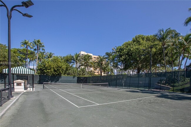 Building Photo - 731 Crandon Blvd